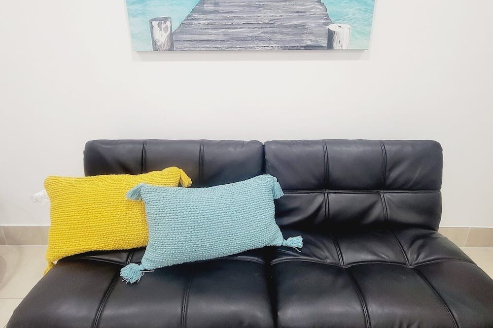 Photo of Livingroom in Sailboat Bend