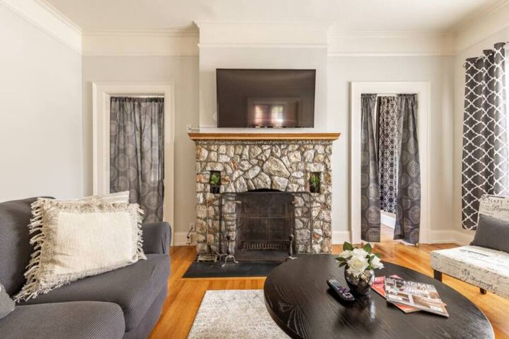 Photo of Livingroom in Spartanburg