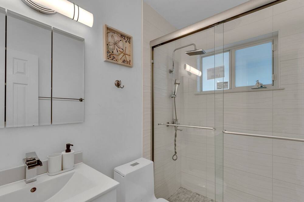 Photo of Bathroom in Driftwood