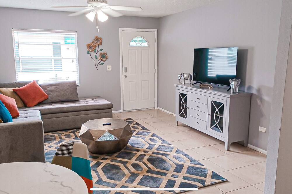 Photo of Livingroom in Ballast Point