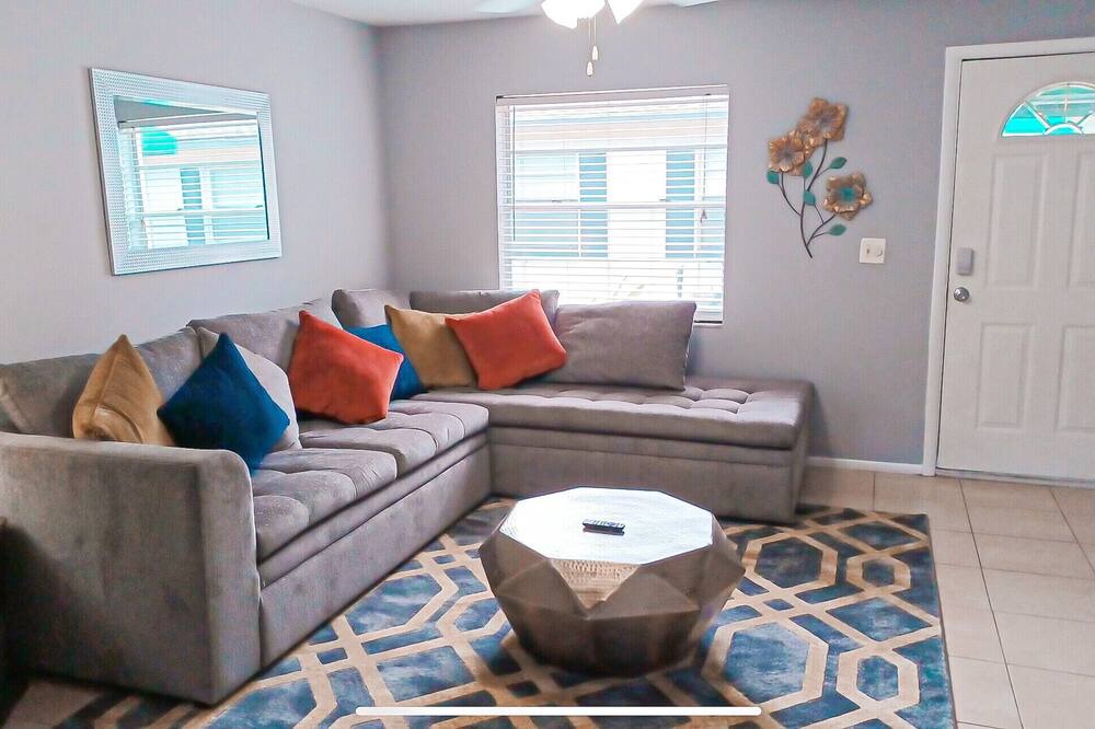 Photo of Livingroom in Ballast Point