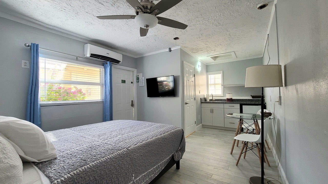Photo of Bedroom in East Ocean Ave