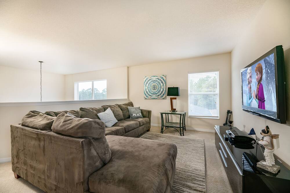 Photo of Livingroom in Watersong