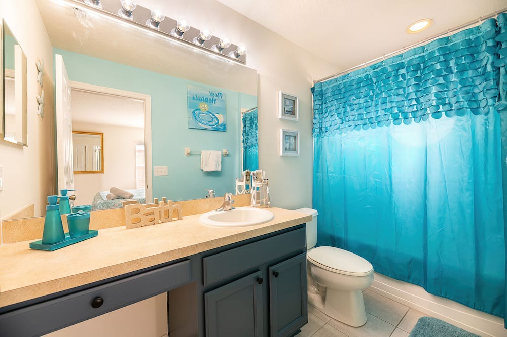 Photo of Bathroom in Watersong