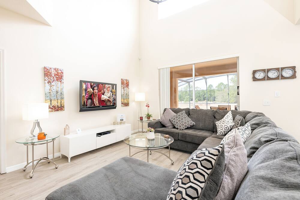 Photo of Livingroom in Watersong