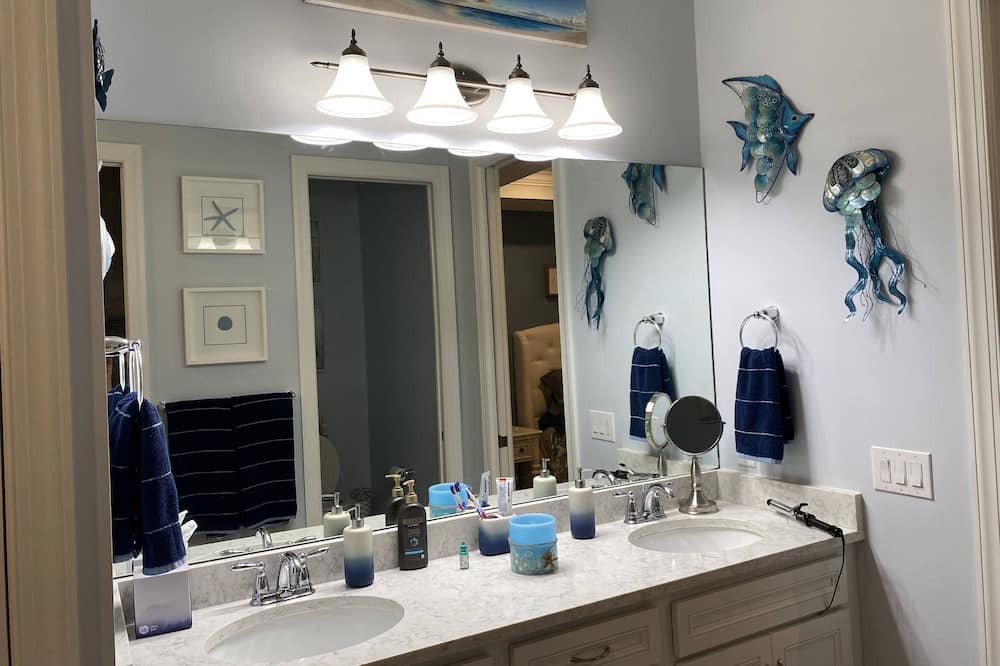 Photo of Bathroom in Immokalee