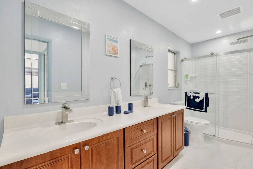 Photo of Bathroom in Englewood