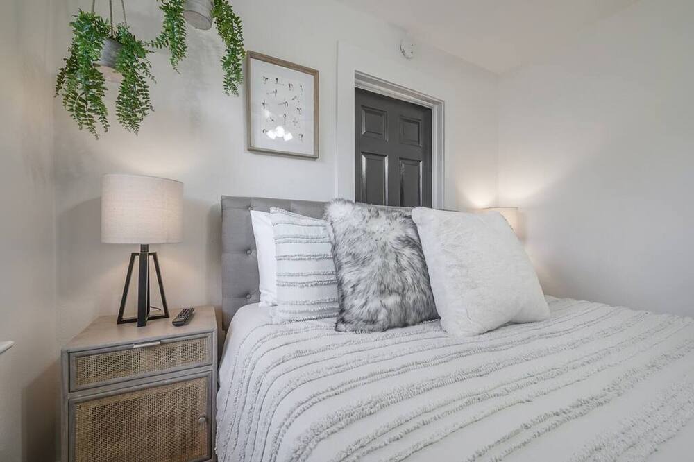 Photo of Bedroom in Riverside Heights