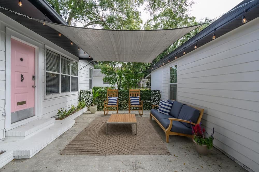Photo of Patio Balcony in Riverside Heights