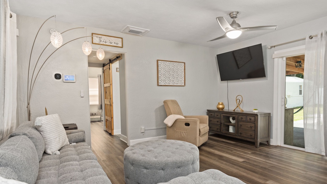 Photo of Bedroom in Azalea Park