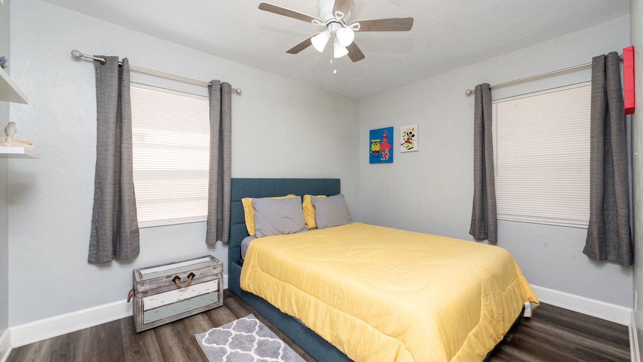 Photo of Bedroom in Azalea Park