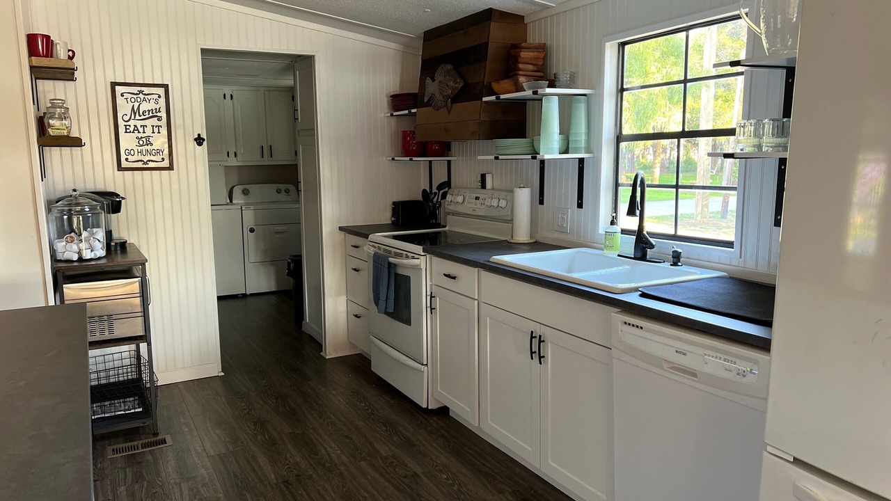 Photo of Kitchen in Suwannee