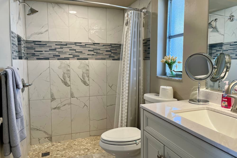 Photo of Bathroom in Eight Lakes