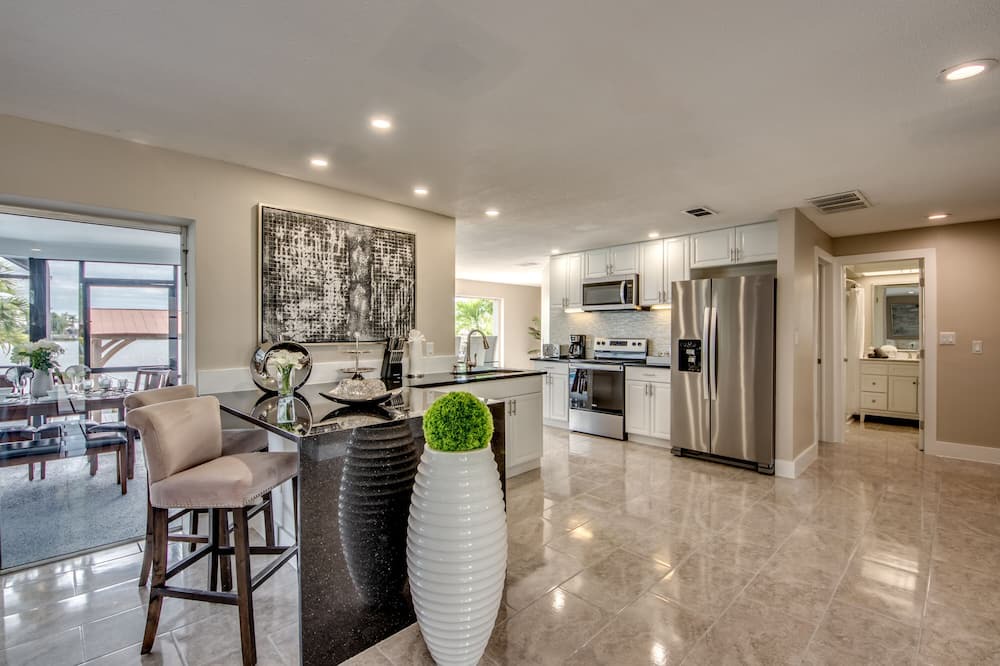 Photo of Livingroom in Eight Lakes