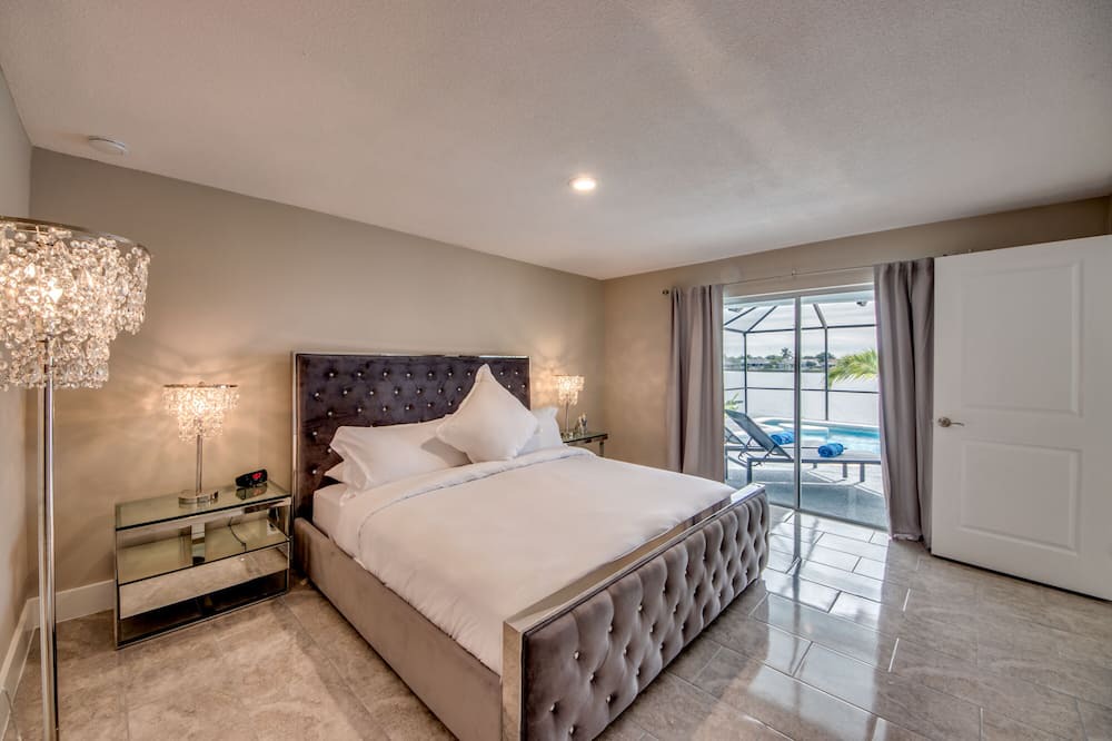 Photo of Bedroom in Eight Lakes