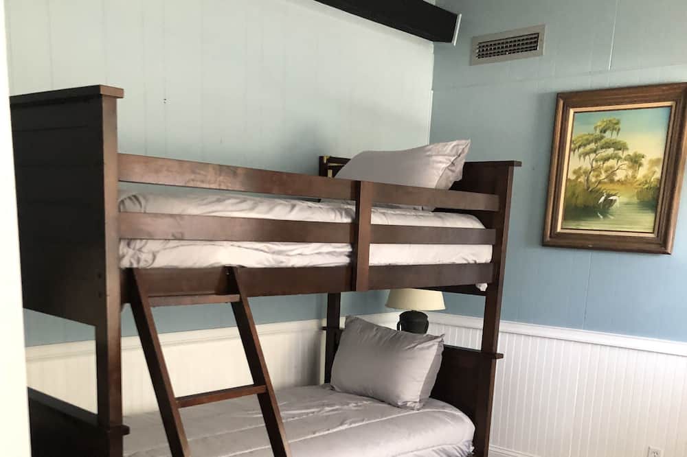Photo of Bedroom in Suwannee