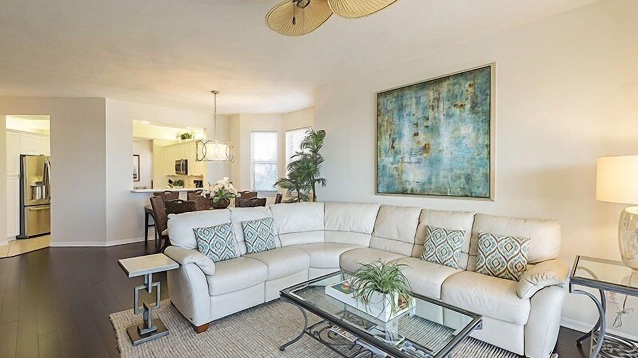 Photo of Livingroom in Vanderbilt Beach