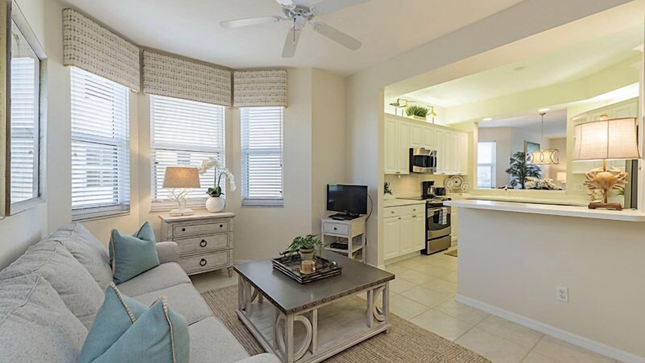 Photo of Livingroom in Vanderbilt Beach