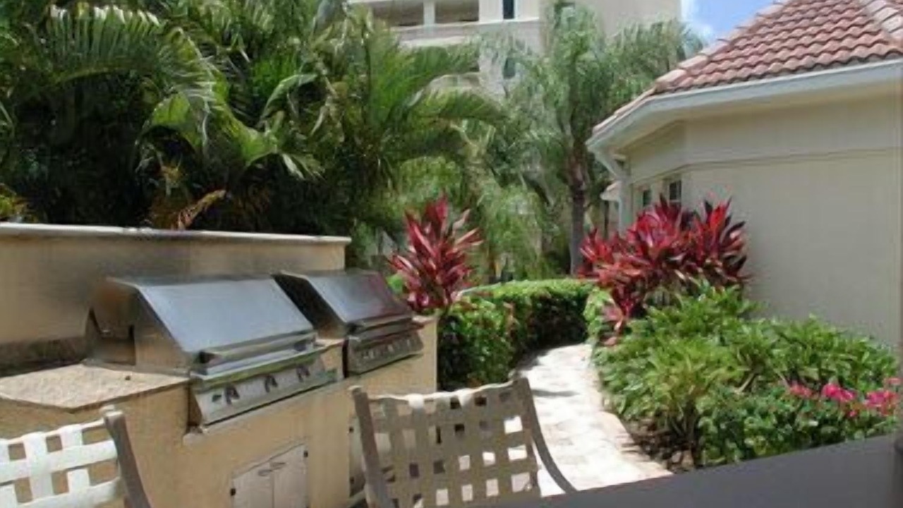 Photo of Outdoor in Vanderbilt Beach