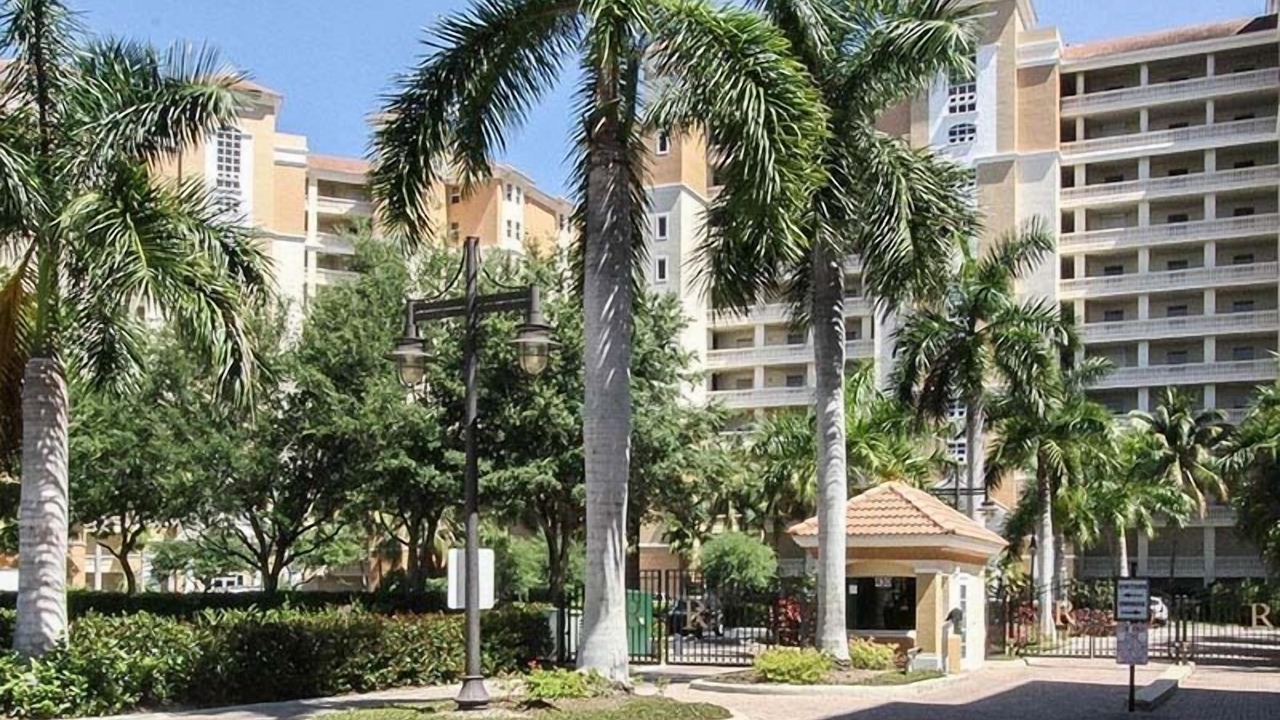 Photo of Outdoor in Vanderbilt Beach