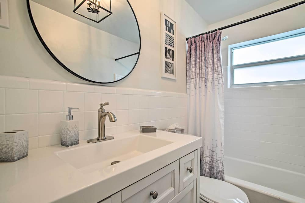 Photo of Bathroom in North Corals