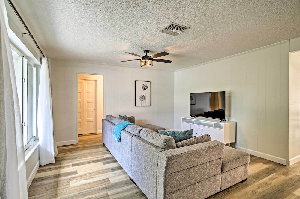 Photo of Livingroom in North Corals