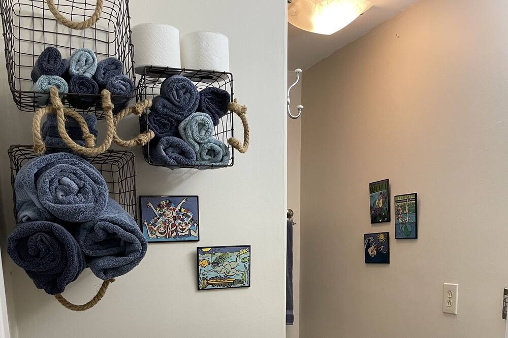 Photo of Bathroom in Hudson Beach Estates
