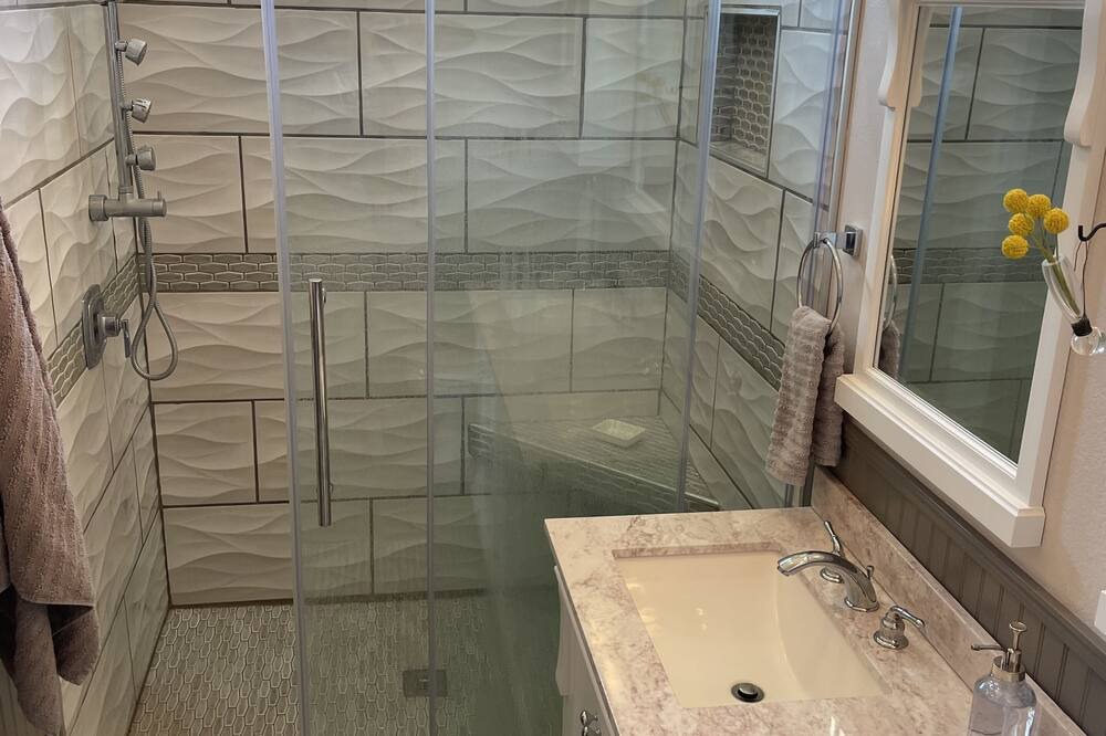 Photo of Bathroom in Hudson Beach Estates