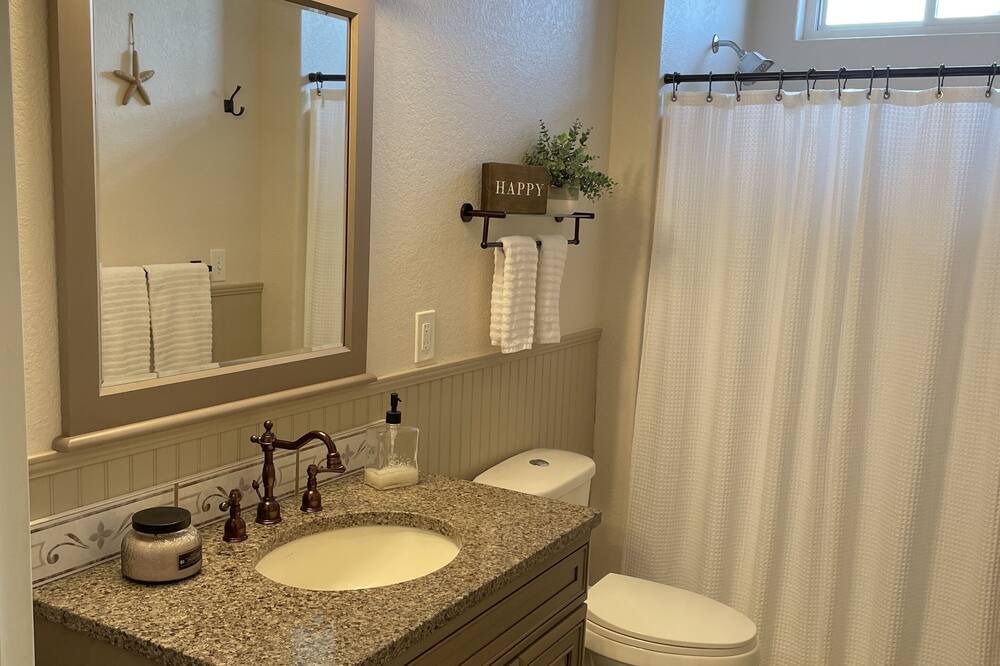 Photo of Bathroom in Hudson Beach Estates