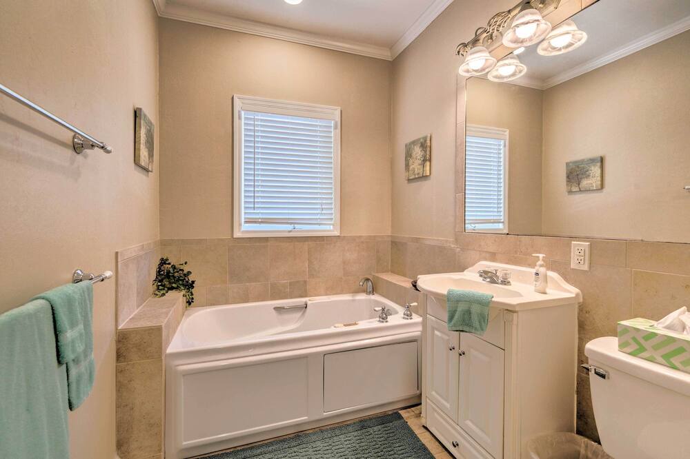 Photo of Bathroom in Bell