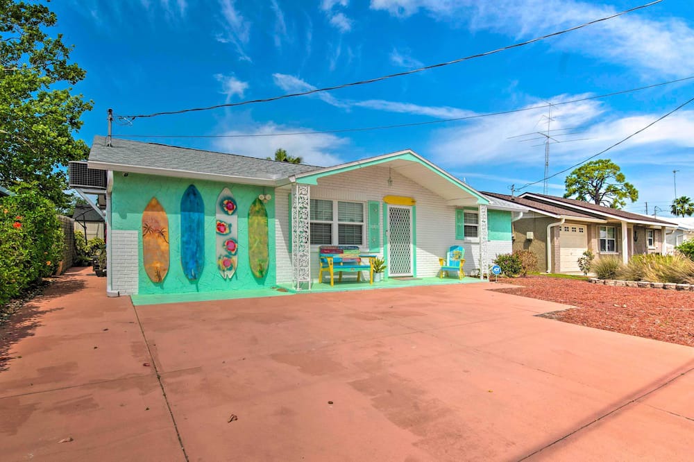 Photo of Outdoor in Hudson Beach Estates