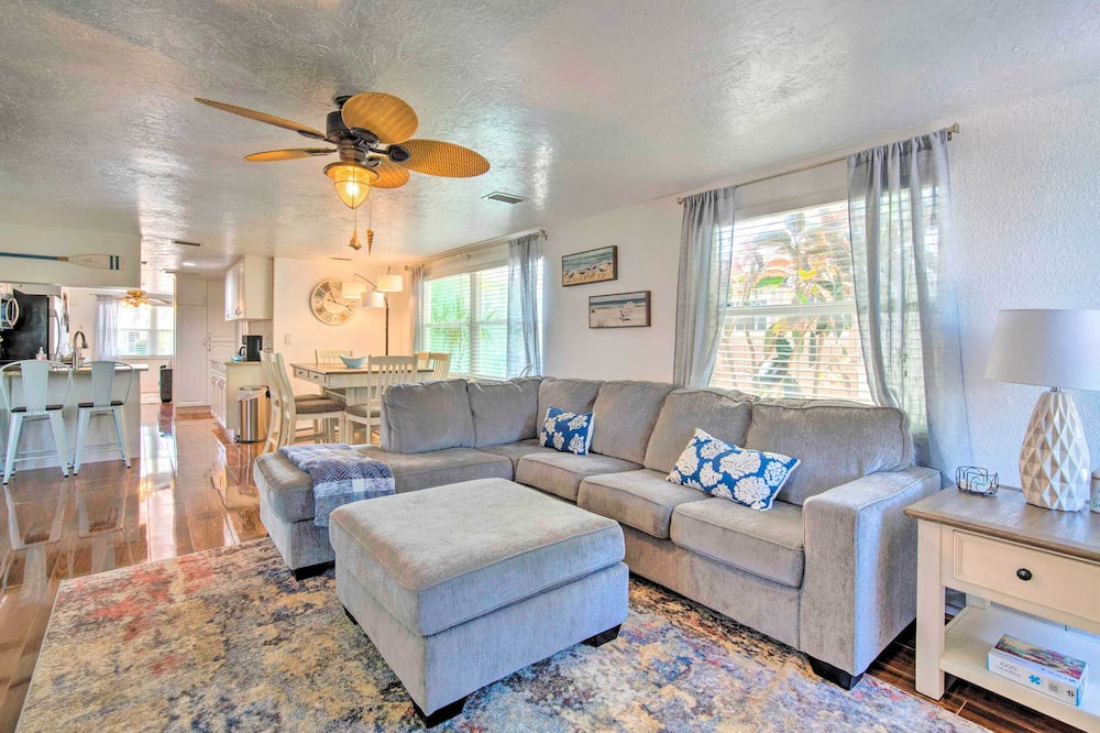 Photo of Bedroom in Hudson Beach Estates
