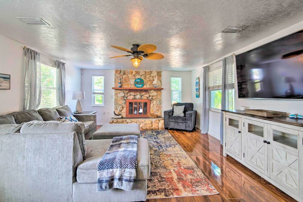 Photo of Bedroom in Hudson Beach Estates