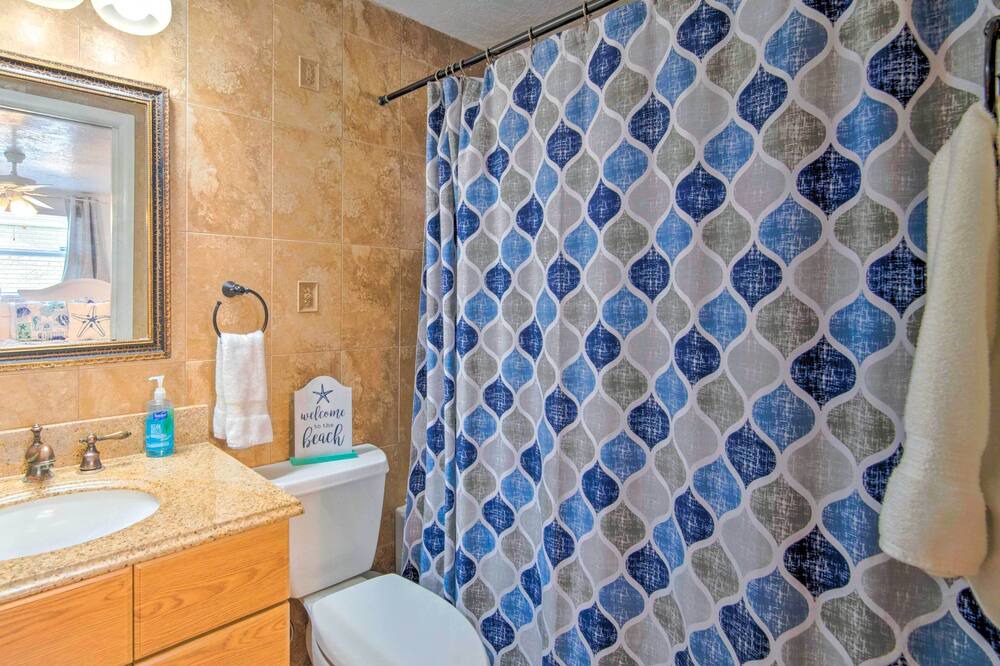 Photo of Bathroom in Hudson Beach Estates
