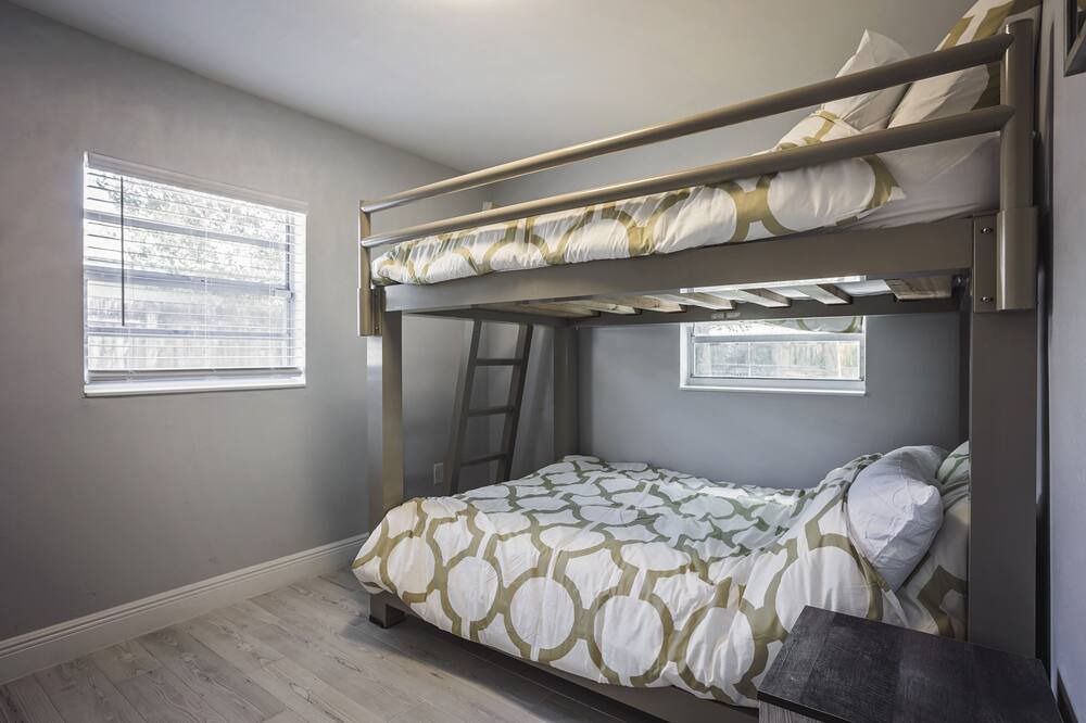 Photo of Bedroom in Temple Crest
