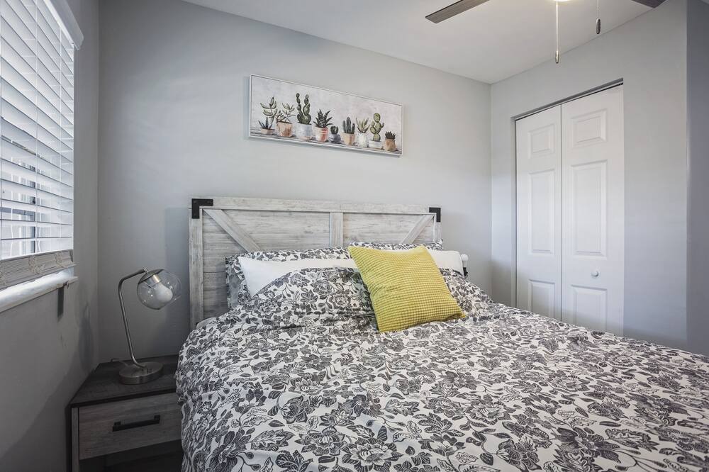 Photo of Bedroom in Temple Crest