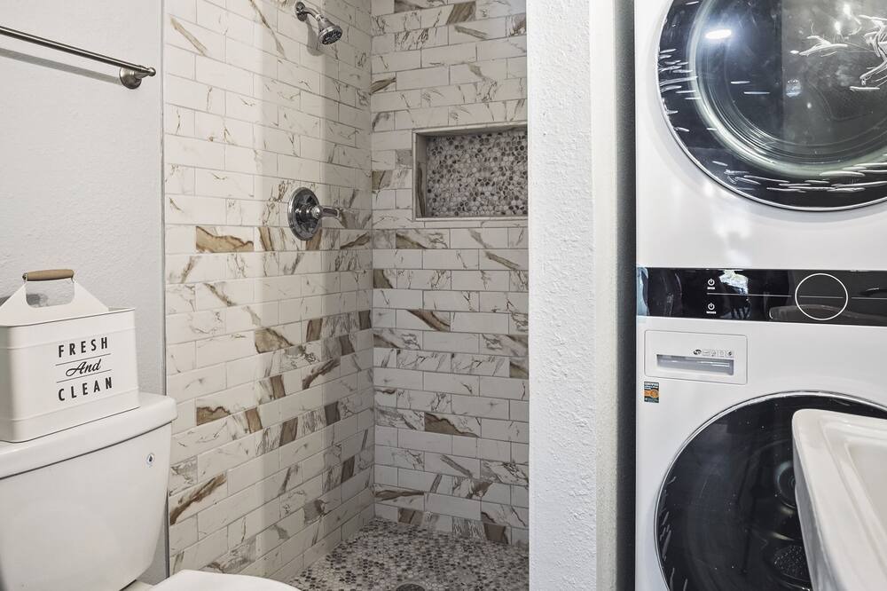 Photo of Bathroom in Temple Crest