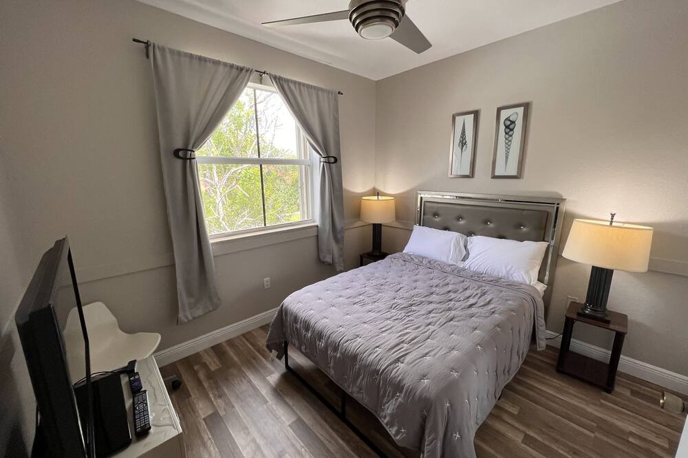 Photo of Bedroom in Pembroke Pines