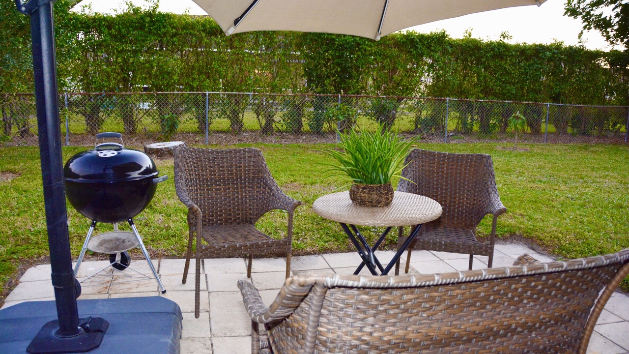 Photo of Patio Balcony in Willoughby Acres