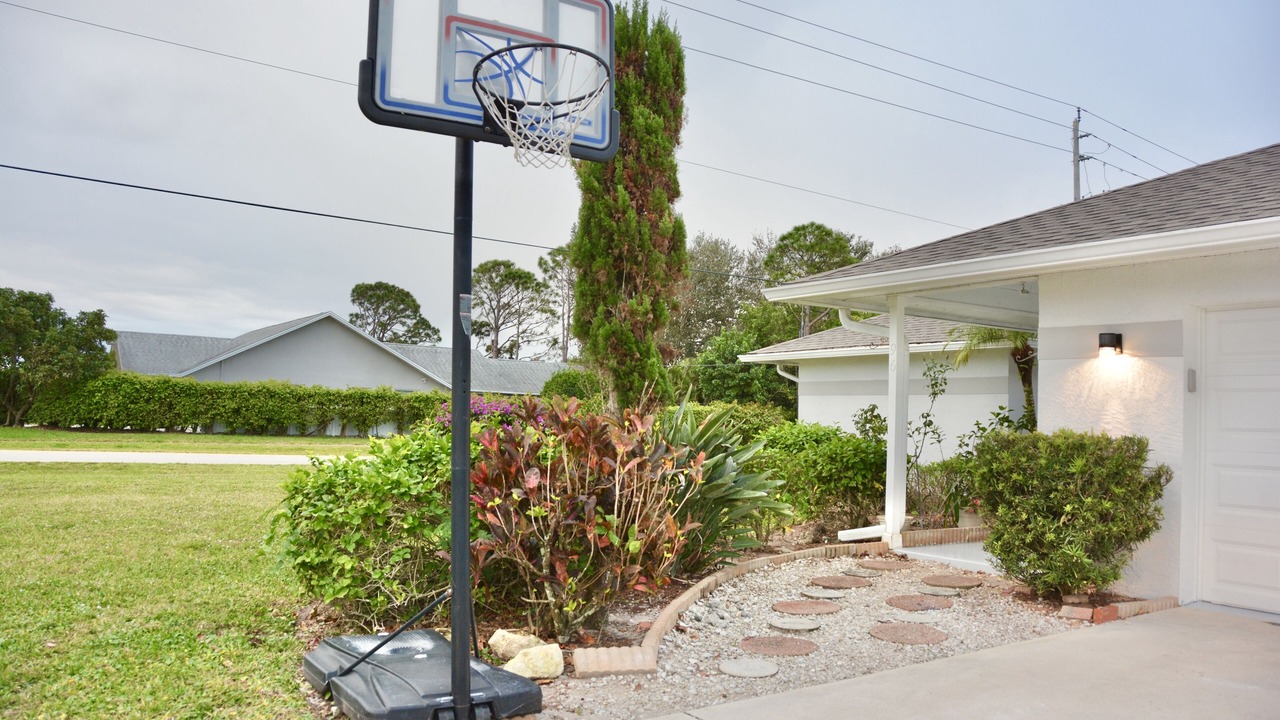Photo of Outdoor in Willoughby Acres