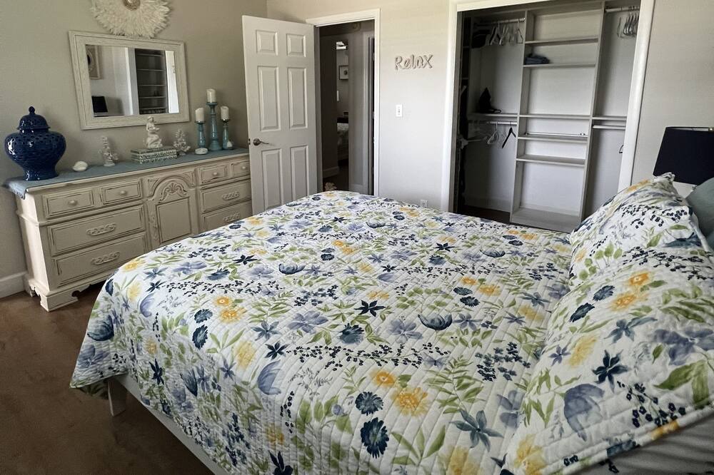 Photo of Bedroom in Coquina Key