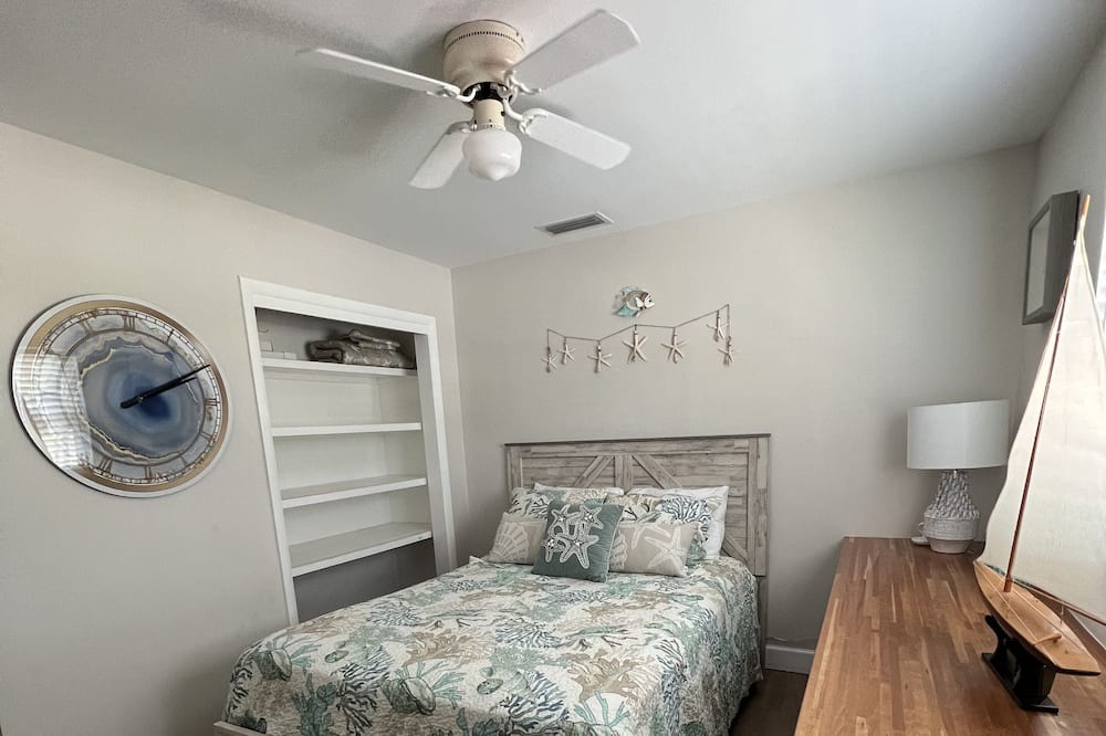 Photo of Bedroom in Coquina Key