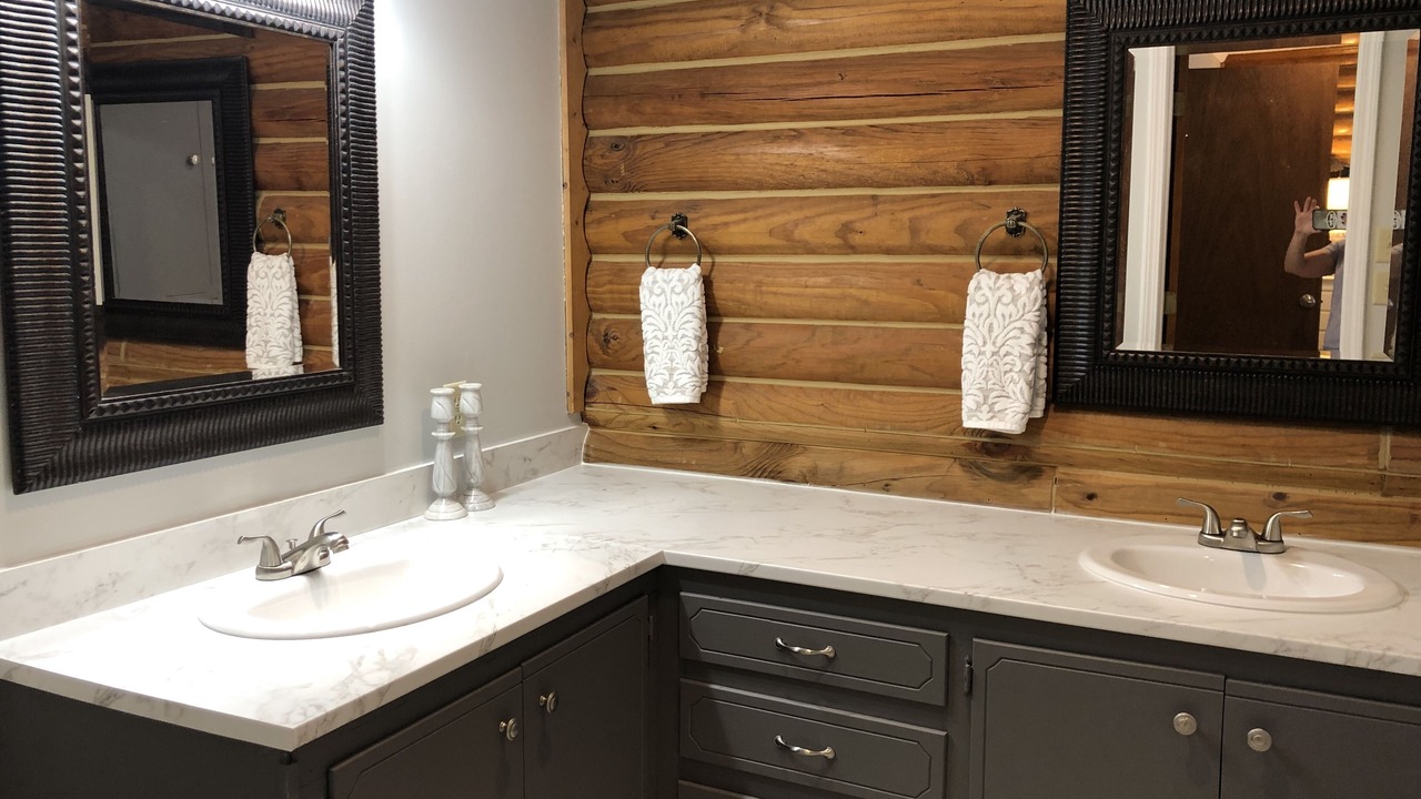 Photo of Bathroom in Little Mountain