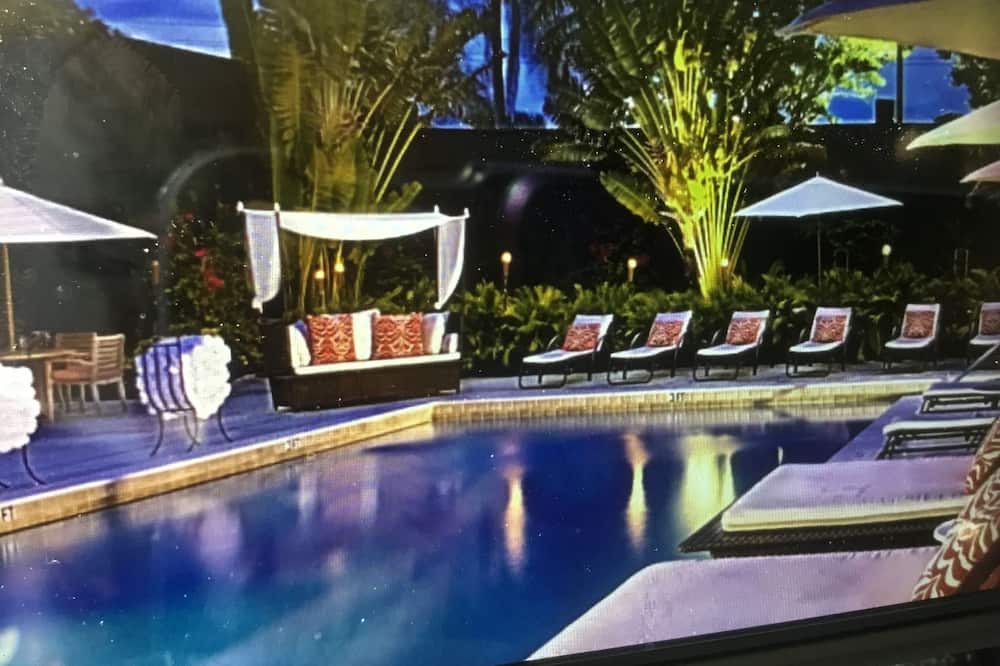 Photo of Outdoor in Weston
