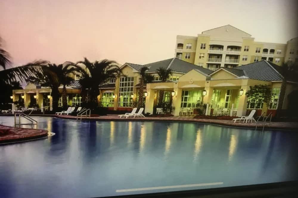 Photo of Outdoor in Weston
