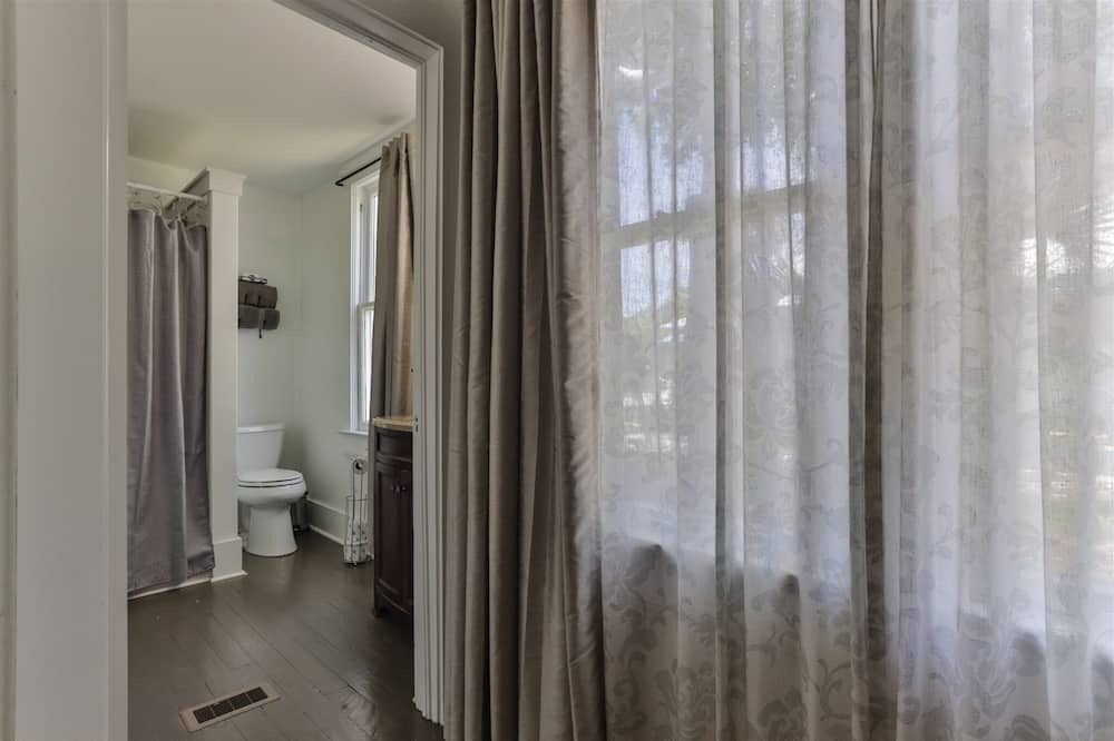 Photo of Bathroom in Historic District