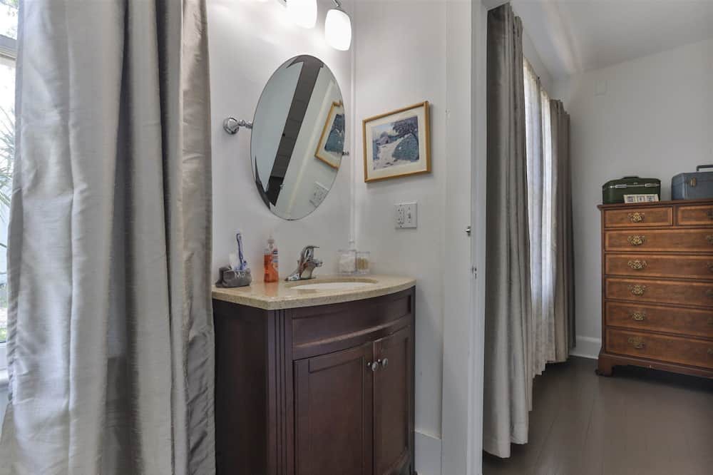 Photo of Bathroom in Historic District
