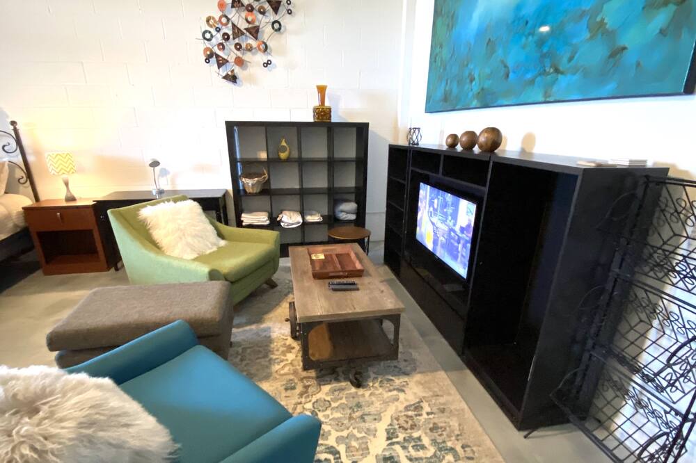 Photo of Livingroom in Reynoldstown