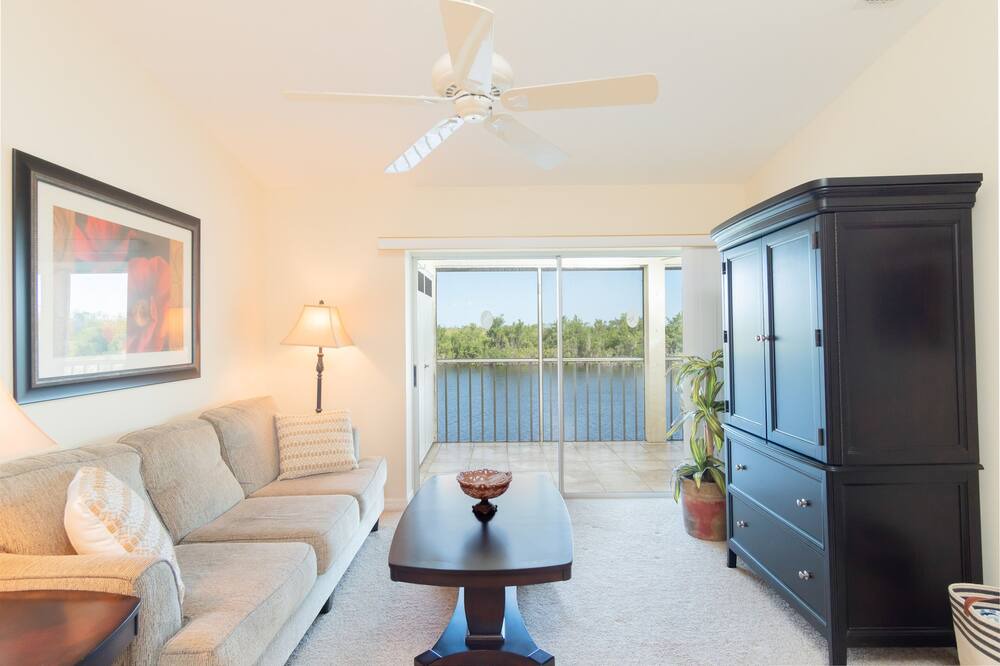 Photo of Livingroom in Hammock Bay