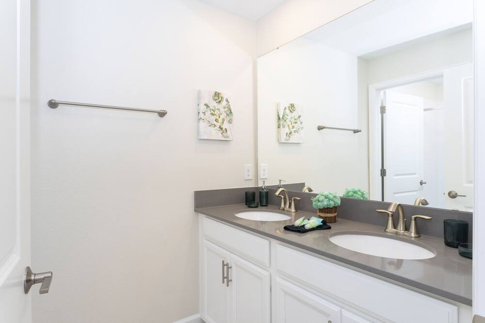 Photo of Bathroom in Davenport
